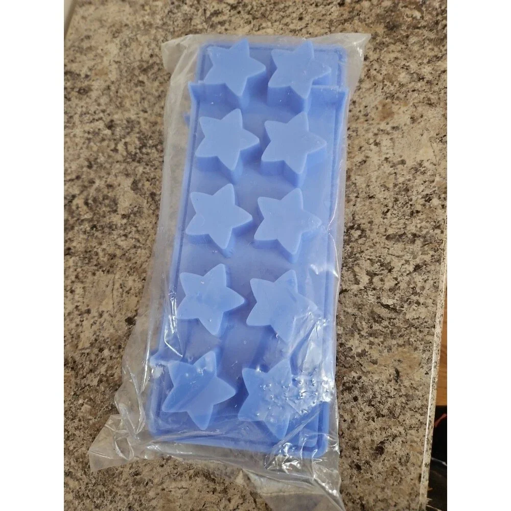 New In Package Pampered Chef Star Ice Cube Trays Set of 2, Blue